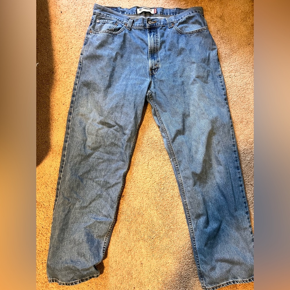 LEVI’S 550 RELAXED FIT JEANS SIZE: 38 x 32